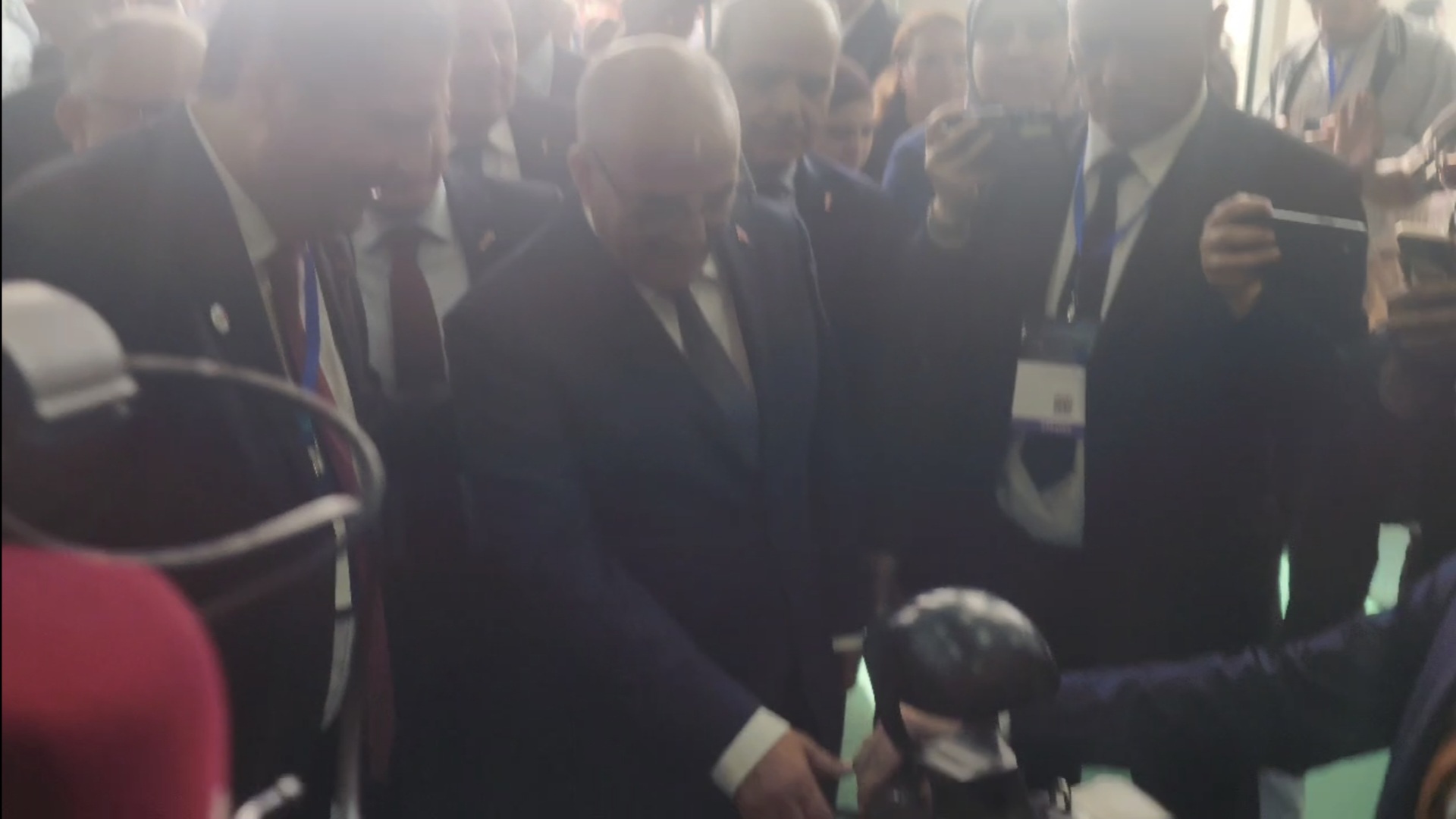 AYA Robot at Dawajin Expo with Minister